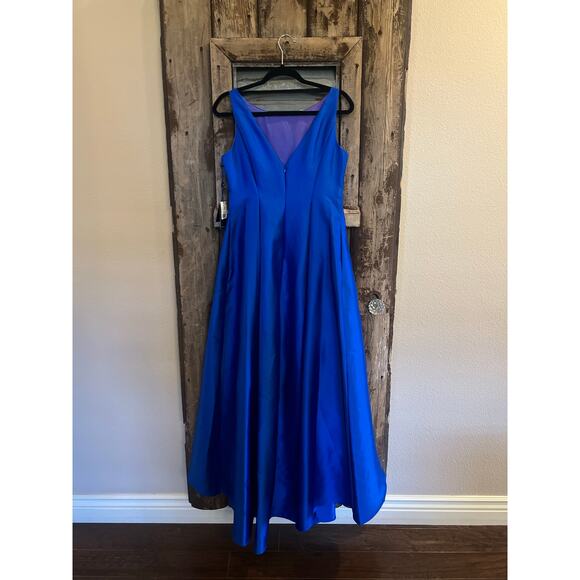 ADRIANNA PAPELL ARCADIA SLEEVELESS HIGH LOW BALL GOWN YVES BLUE SIZE 8 NWT - Picture 4 of 15